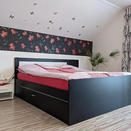 Pivnicka Pod Cachtickym Hradom Чахтице