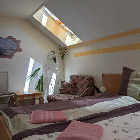 Pivnicka Pod Cachtickym Hradom 3*
