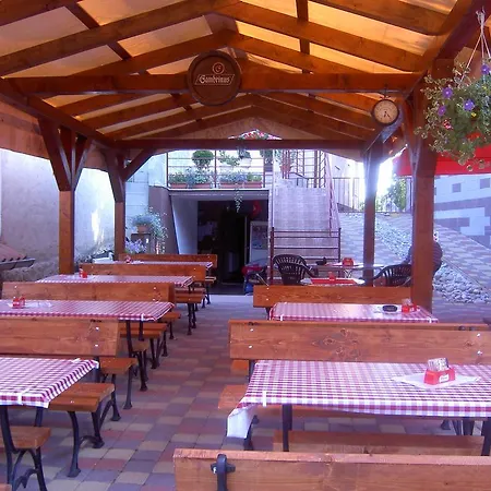 Pivnicka Pod Cachtickym Hradom Чахтице