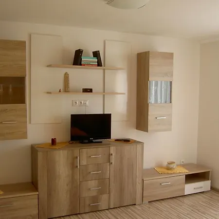 Pivnicka Pod Cachtickym Hradom 招待所