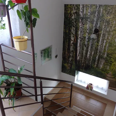 Pivnicka Pod Cachtickym Hradom 招待所 Čachtice