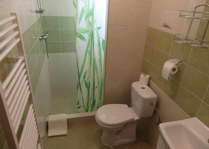 Pivnicka Pod Cachtickym Hradom 게스트하우스